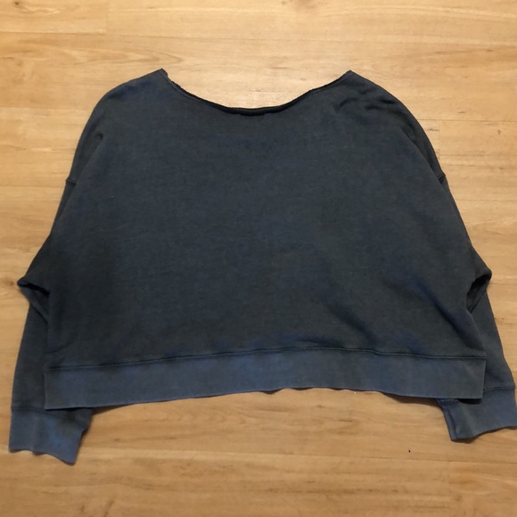 Aerie off the shoulder sweatshirt - Picture 3 of 3